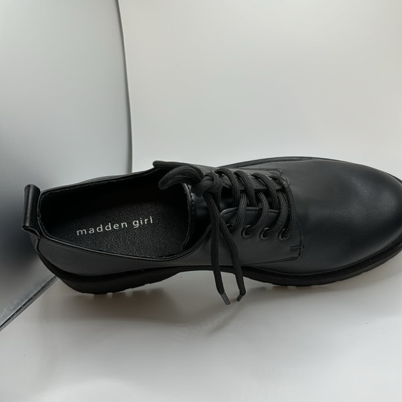 BLACK OXFORD SZ 9 Madden Girl brand new chunky heels four laces closed in shoes - Picture 10 of 11
